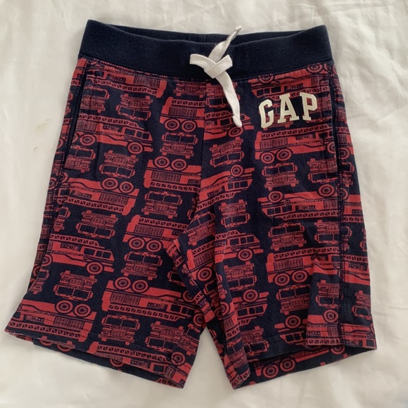GAP bundle - Size 4 YRS - Shirts & Shorts - Picture 8 of 11